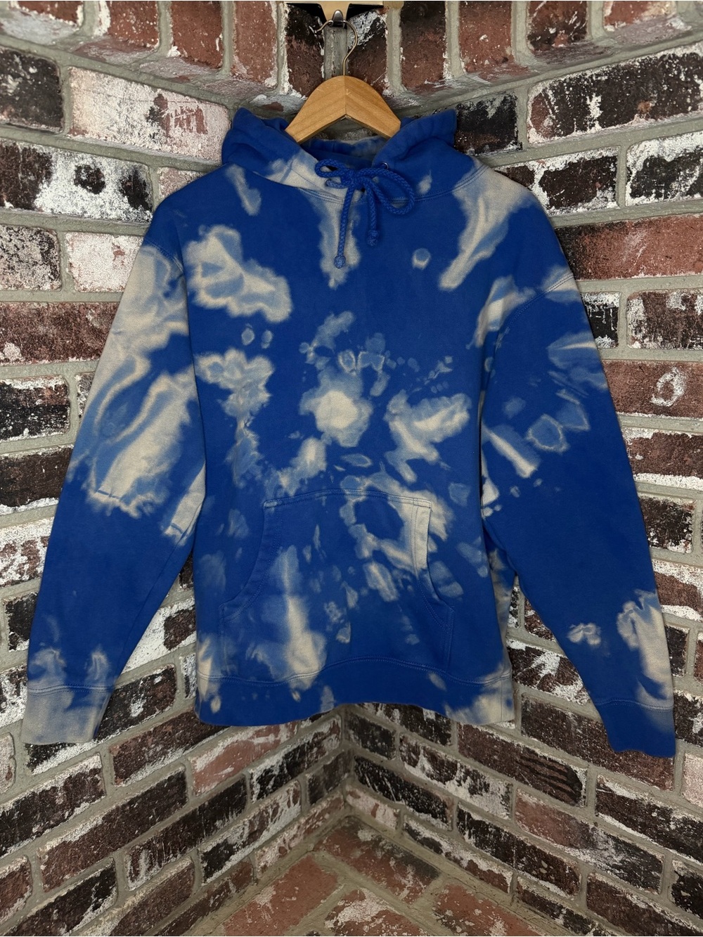 Bleach Tie-Dye Blue/Cream Hooded Men’s Sweatshirt-Independent trading Co
